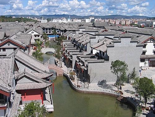 逃离废弃的城堡